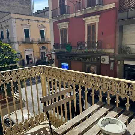 Urban Flat Dante Μπάρι