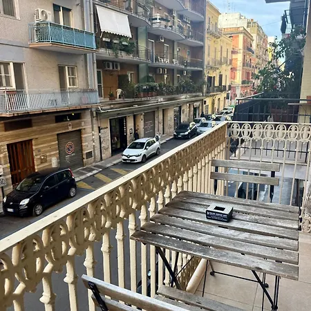 Urban Flat Dante Апартаменти *