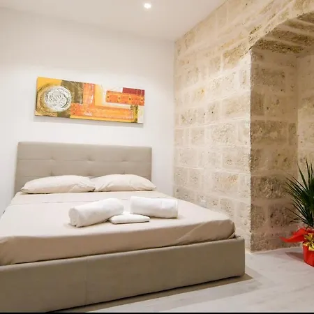 Urban Flat Dante Апартаменти *